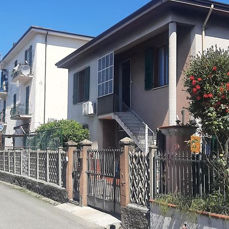 לה ספציה Casa Vacanza Dh מראה חיצוני תמונה